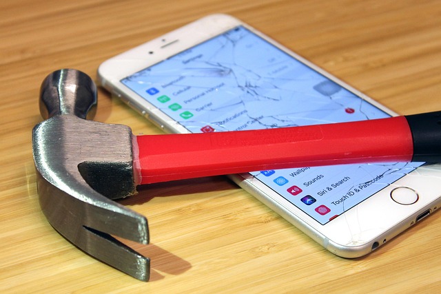 Pré-venda do iPhone Duo começa nesta sexta-feira; confira os valores do novo celular dobrável da Apple